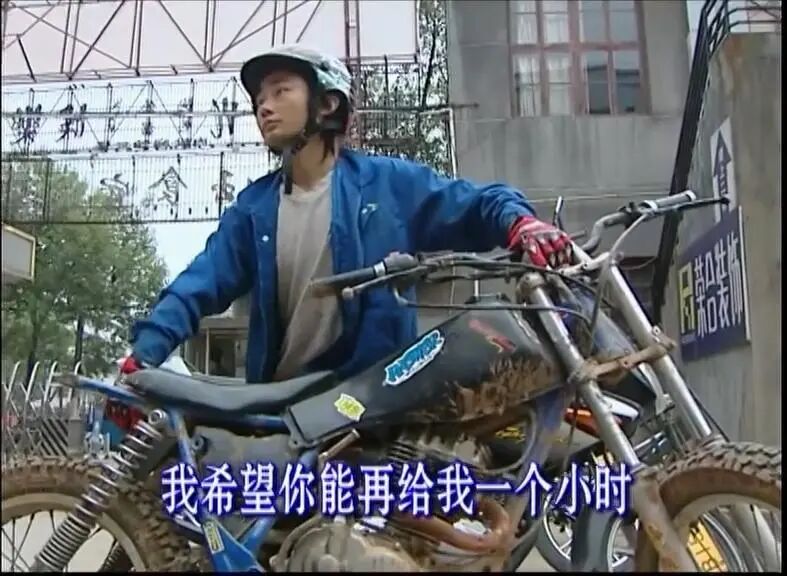 19岁雨天追车3小时只为上电视，张雪用20年冲成了世界冠军 |【经纬低调分享】|张雪_新浪财经_新浪网
