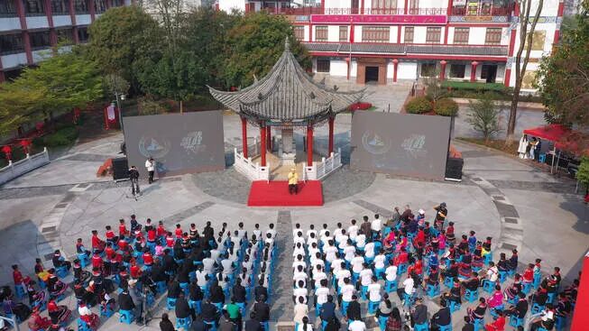 张桂梅思政大讲堂”第十六讲于4月3日下午18点上线(图2)