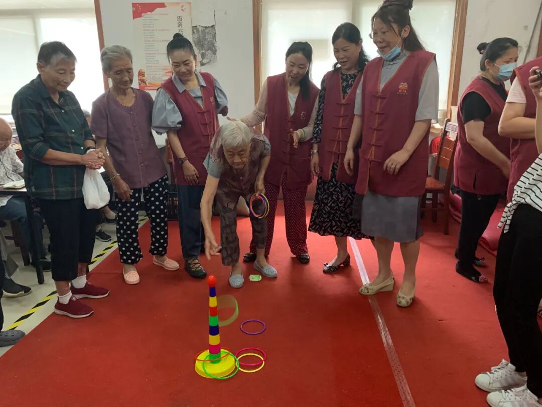 上海西林禅寺崇恩基金——弘扬崇恩精神   关爱孤寡老人