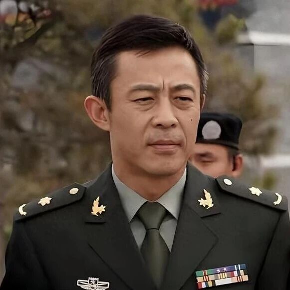 潘雨辰,说起这个名字,你可能会一脸茫然.但如果说她是那个＂独自带娃未卖惨,现状却让很多人惊艳＂的女演员,你一定会恍然大悟.