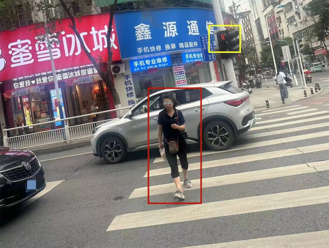 1、5.13日，陈敏420982197906130041商业大楼路口_副本.jpg