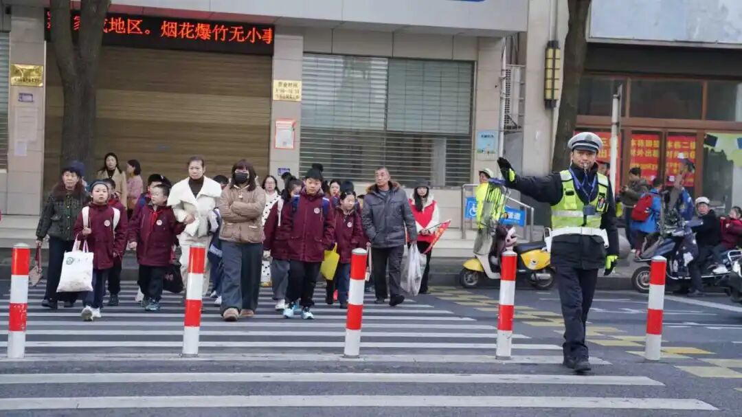 交警3.jpg