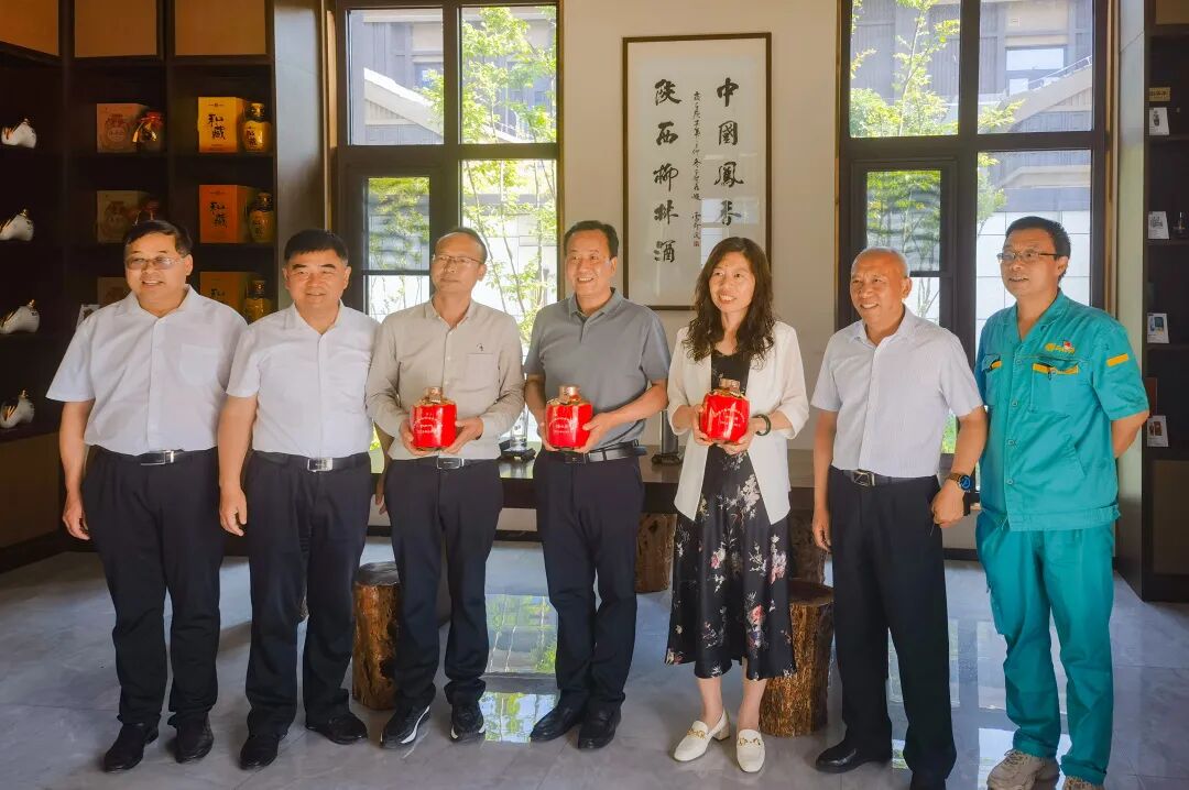 宝鸡职院院长张永良带队赴陕西西凤酒股份有限公司等企事业单位调研