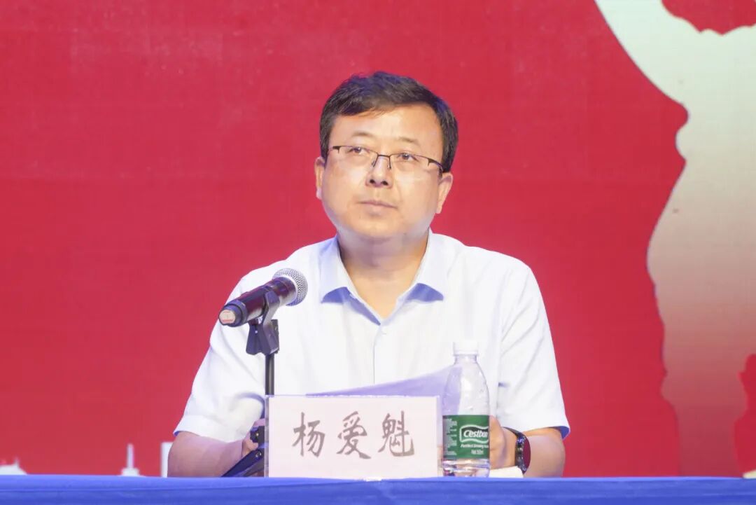 杨爱魁希望,全市各县区,各学校要持续深入推进国防教育进课堂,进教材