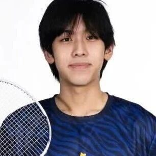 林志颖儿子Kimi正脸近照曝光,五官神似妈妈陈若仪,Kimi目前16岁,身高已突破1米8