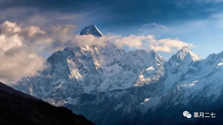 电脑屏幕上图标变大了怎么恢复_电脑图标消失了怎么恢复_电脑屏幕变花怎么恢复