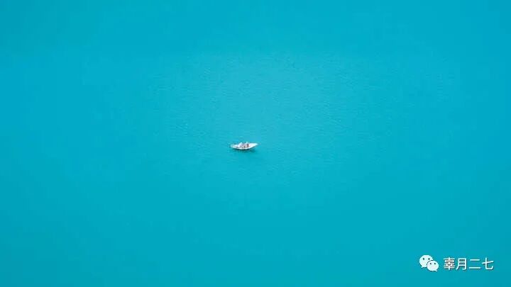 电脑屏幕上图标变大了怎么恢复_电脑屏幕变花怎么恢复_电脑图标消失了怎么恢复