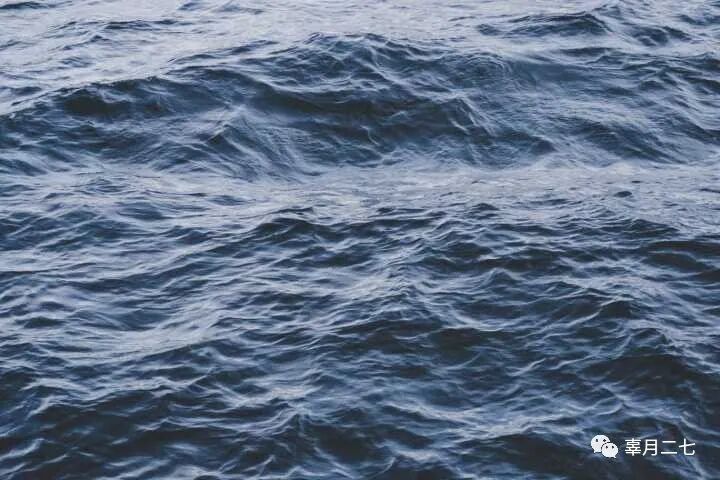 电脑屏幕变花怎么恢复_电脑图标消失了怎么恢复_电脑屏幕上图标变大了怎么恢复