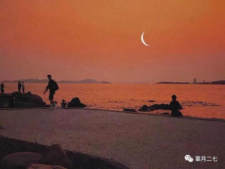 电脑屏幕变花怎么恢复_电脑屏幕上图标变大了怎么恢复_电脑图标消失了怎么恢复