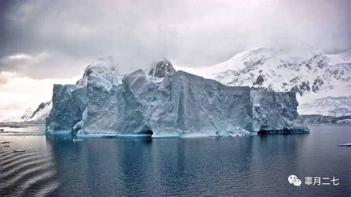 电脑图标消失了怎么恢复_电脑屏幕变花怎么恢复_电脑屏幕上图标变大了怎么恢复