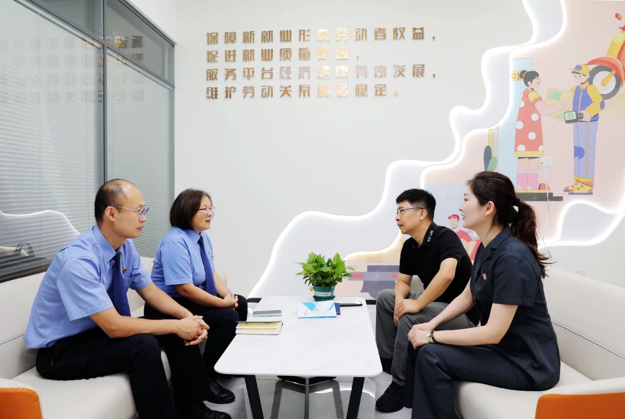 快递车交通事故判决