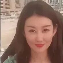 王宝强和新女友开大G现身酒店,新女友又高又瘦,两人身高差太抢眼