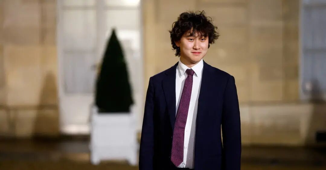 Meta poaches 28-year-old Scale AI CEO after taking multibillion dollar  stake in startup | Reuters