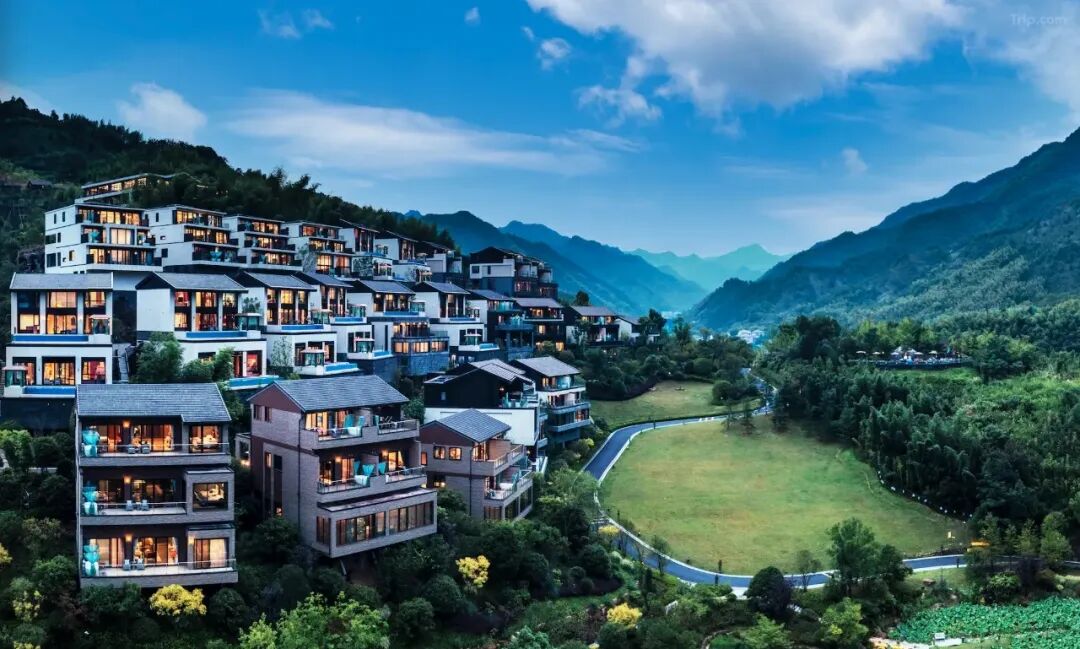 杭州临安湍口温泉999元2晚含双早自助晚餐 广州白云宾馆999元2晚国庆不加价