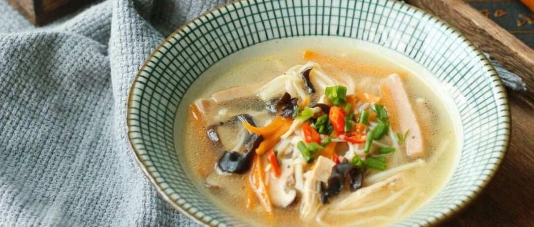 减肥必喝的懒人汤！10分钟搞定，低脂不长胖，酸辣又解腻！