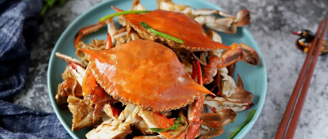 想吃梭子蟹不会挑？教你“一看二碰三压四掂”，个个鲜活肥美肉多！