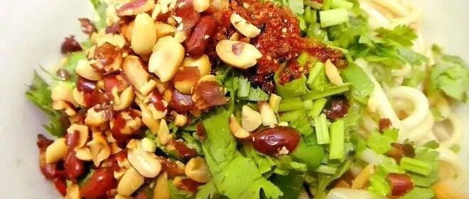 清爽开胃的凉拌面，只要10分钟就能搞定！好吃到不想说话！