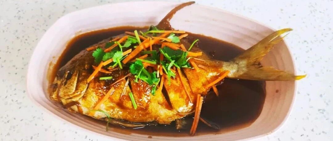 煎鱼总破皮？别再直接下锅了！多加这1步，不碎不破不粘锅！