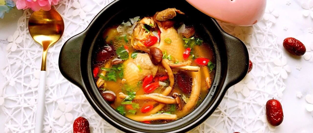 冬天就要多喝汤！鸡汤这样炖，营养滋补，香气扑鼻，也太好喝了吧！