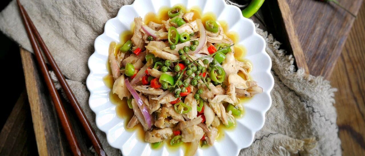 火遍全国的一道菜，撕着吃才过瘾！营养滋补不长肉，全家都爱满口香！