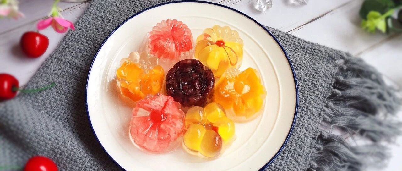 1分钟教你在家自制水果果冻，夏天清凉可口，软嫩Q弹，无任何添加，孩子吃了也放心！
