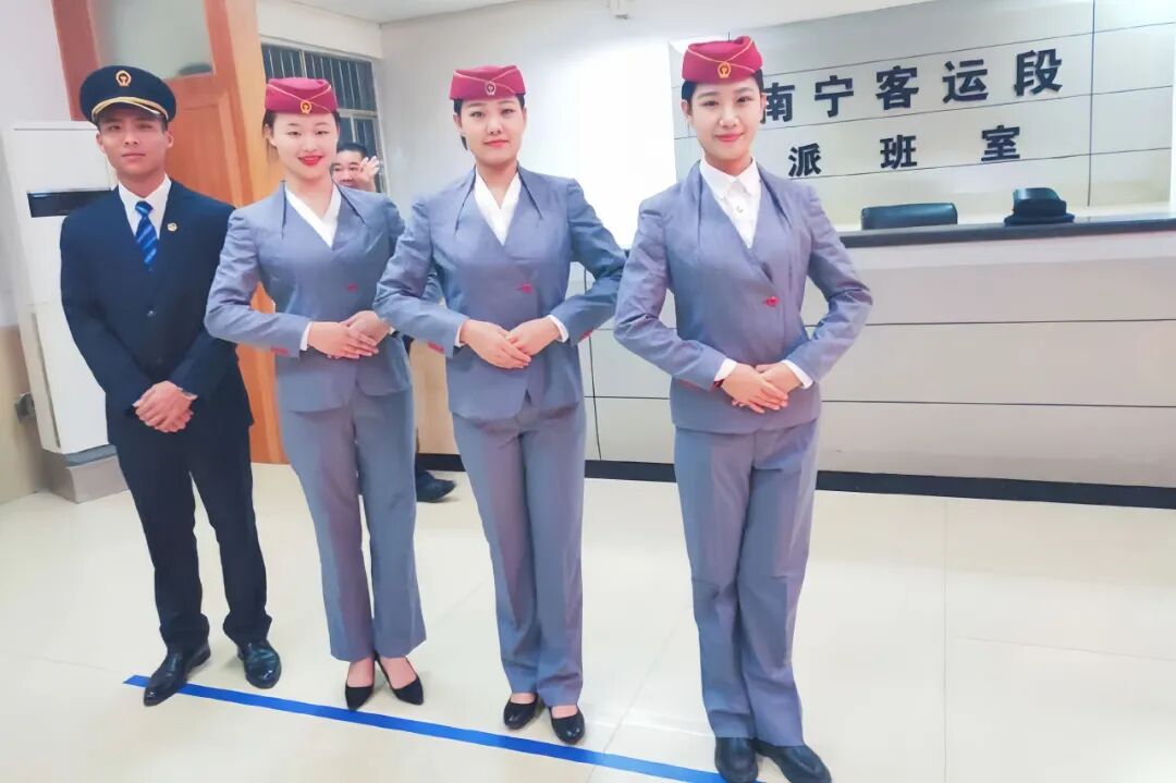 优秀毕业生入职南宁客运段.jpg