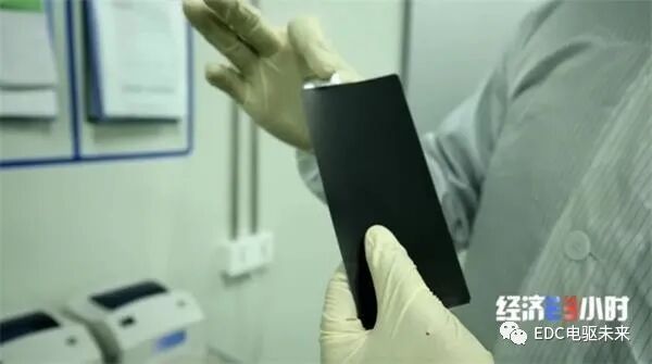 新型納米硅鋰電池問世！整車?yán)m(xù)航里程翻倍 公交車8分鐘充電超60%的圖7