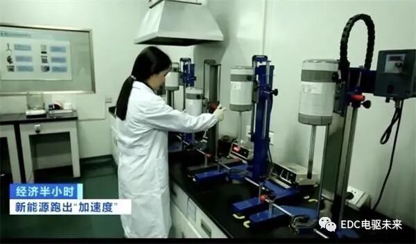 新型納米硅鋰電池問世！整車?yán)m(xù)航里程翻倍 公交車8分鐘充電超60%的圖2