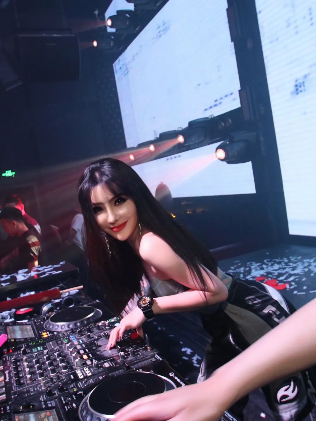 北京W-CLUB10月13日/10月14日东方韵POISON重磅嘉宾来袭 掀起W-CLUB国潮音浪-北京W酒吧/WCLUB