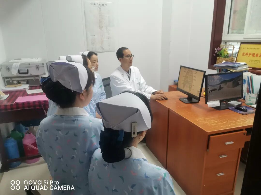 床旁心电图怎么做优护理丨陇县中医医院急诊科精心组织电除颤和床旁心电图操作培训_https://www.jmylbn.com_新闻资讯_第2张