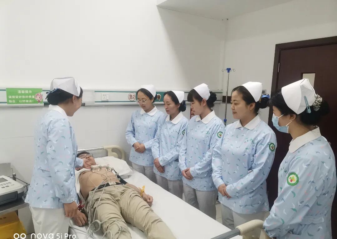 床旁心电图怎么做优护理丨陇县中医医院急诊科精心组织电除颤和床旁心电图操作培训_https://www.jmylbn.com_新闻资讯_第4张