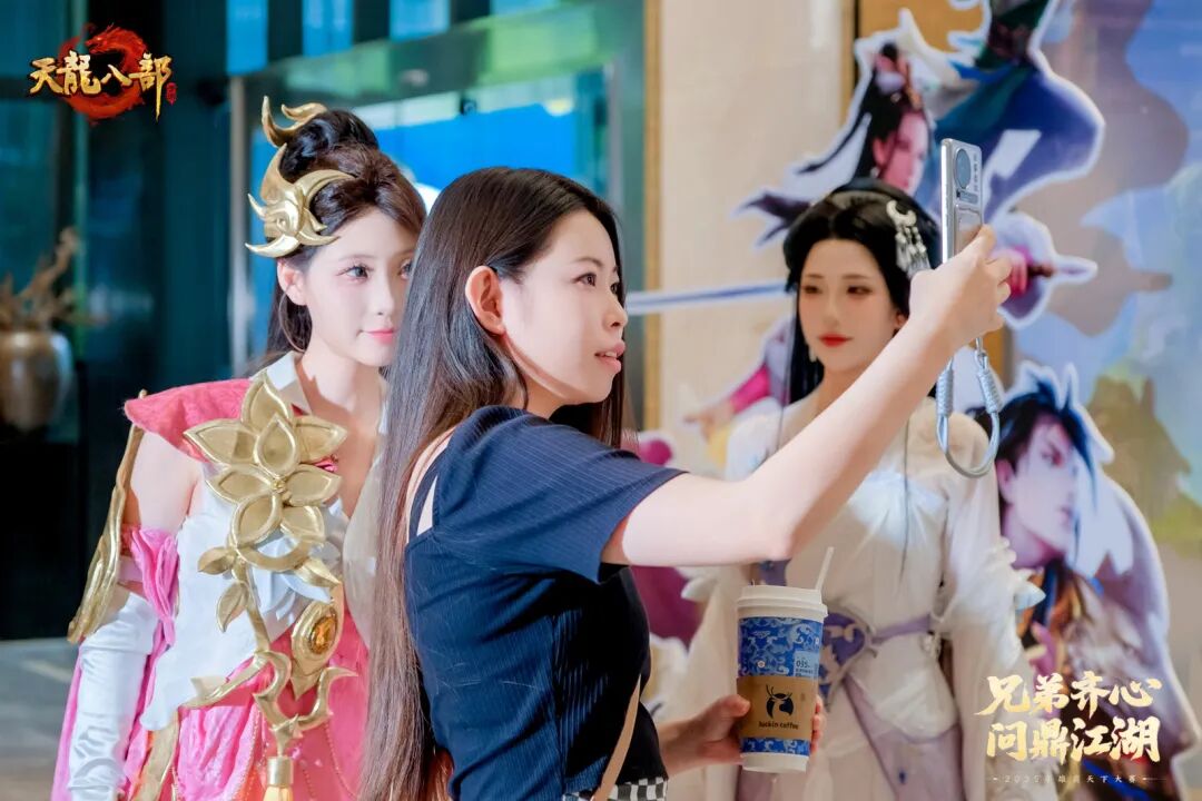 线下回顾丨巅峰加冕，雄霸天下线下颁奖盛典回顾！《荣耀之路》冠军纪录片震撼上线！