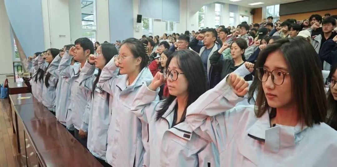 ѧԺУ��֯400������Ա���꿪չ���簲ȫ������ϵ�л(ͼ2)