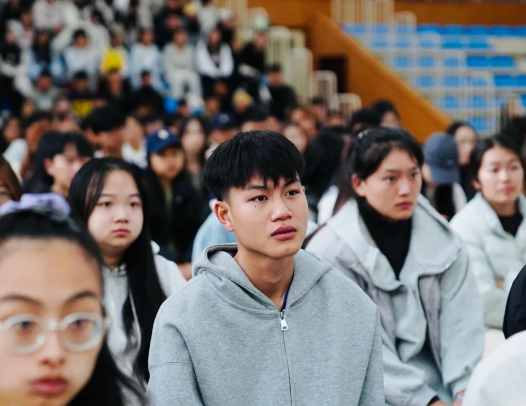 ѧԺУʦ�����ۼ����й�������ս�������練����˹ս��ʤ��80������ ������ʷ����ǰ�� ?(ͼ14)