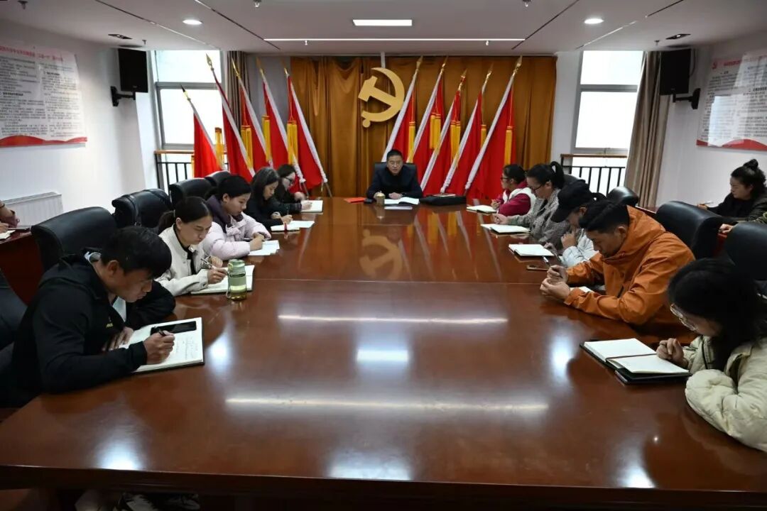  ԺУ�ٿ��������ν̸���У����У԰�͹���ר�����(ͼ1)