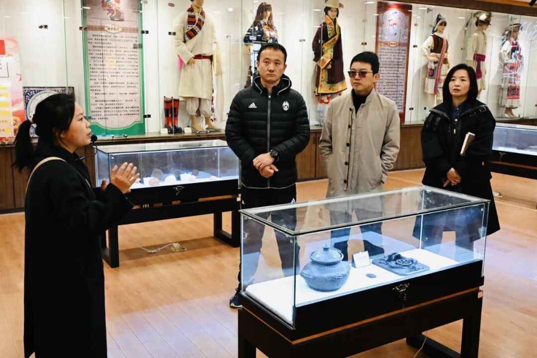 迪庆州工匠学院调研探索产教融合共生新范式(图2)