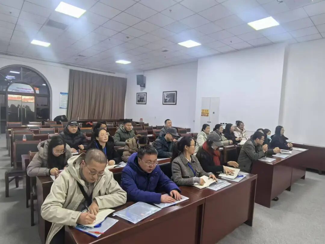 香职新闻|思政领航展师风 匠心筑梦促职教—学校组织开展思政 “双师型” 教师队伍综合能力素质提升培训(图3) 香职新闻|思政领航展师风 匠心筑梦促职教—学校组织开展思政 “双师型” 教师队伍综合能力素质提升培训(图3)