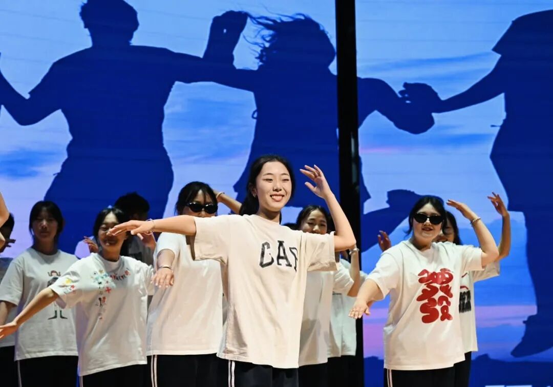 香职动态 | “匠心筑梦，青春起航”——师范教育部举行2025届毕业仪式(图11)