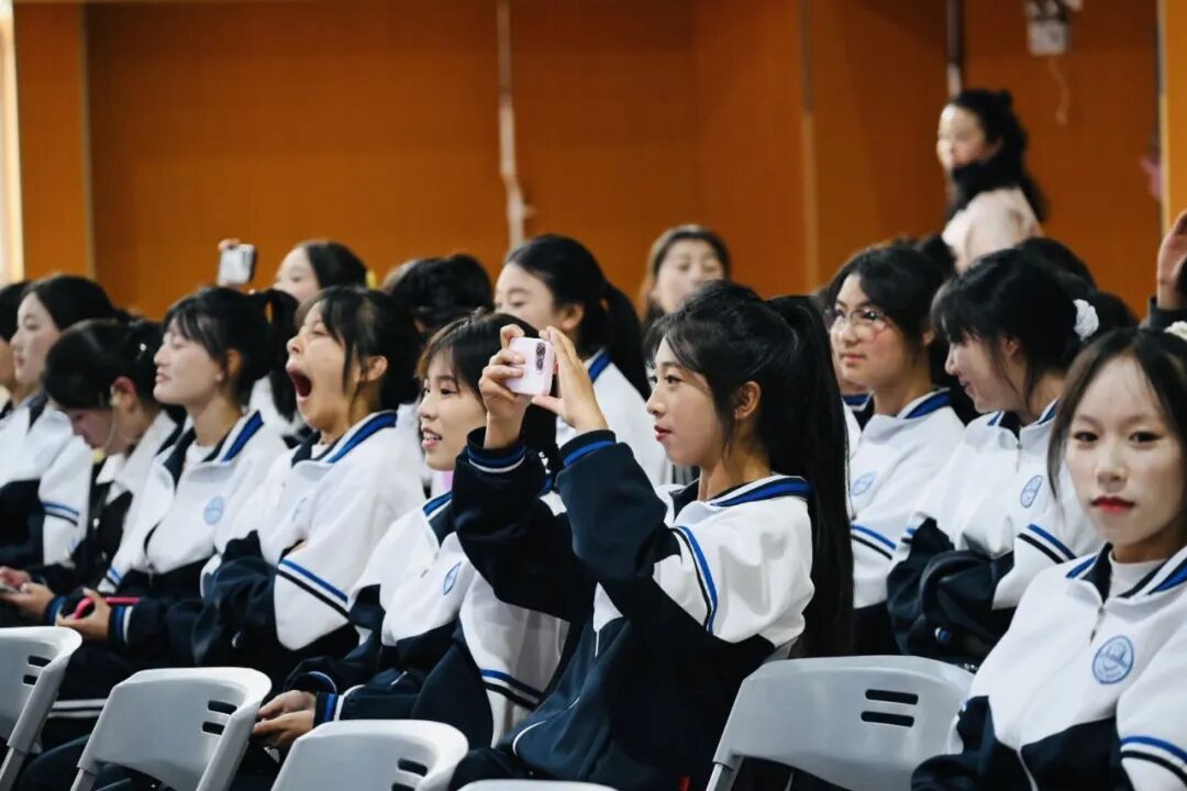 香职动态 | “匠心筑梦，青春起航”——师范教育部举行2025届毕业仪式(图17)