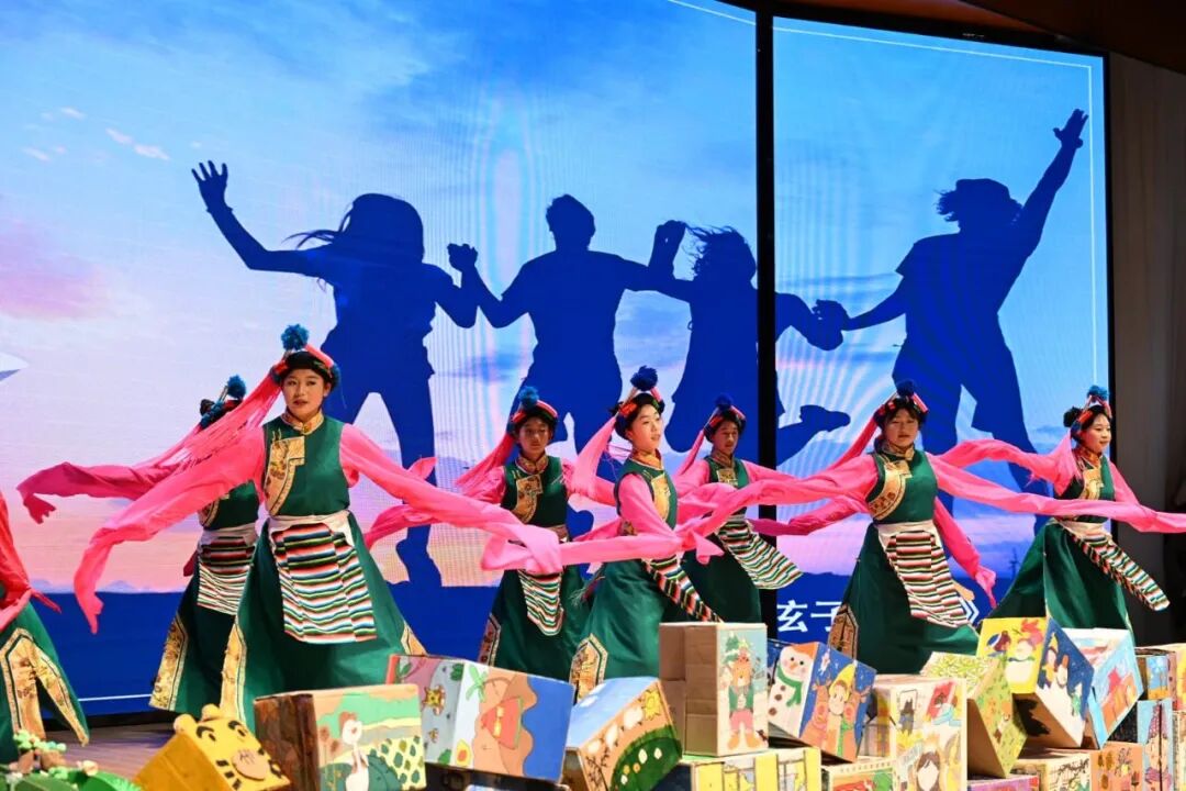 香职动态 | “匠心筑梦，青春起航”——师范教育部举行2025届毕业仪式(图9)