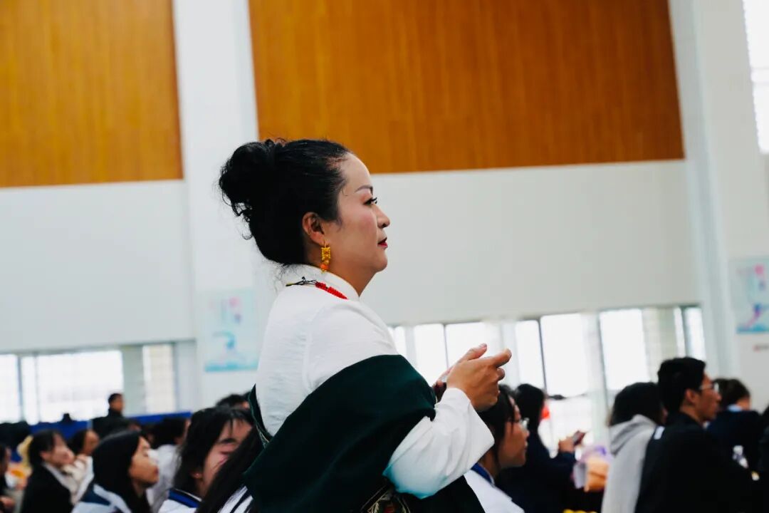 ��ְ��̬ | ����logo�ٷ���վ���߹ۿ���� �����������е�רҵѧУУ԰�Ļ�������Ļ�������¾�ÿһλĻ��Ӣ�� ?(ͼ6)