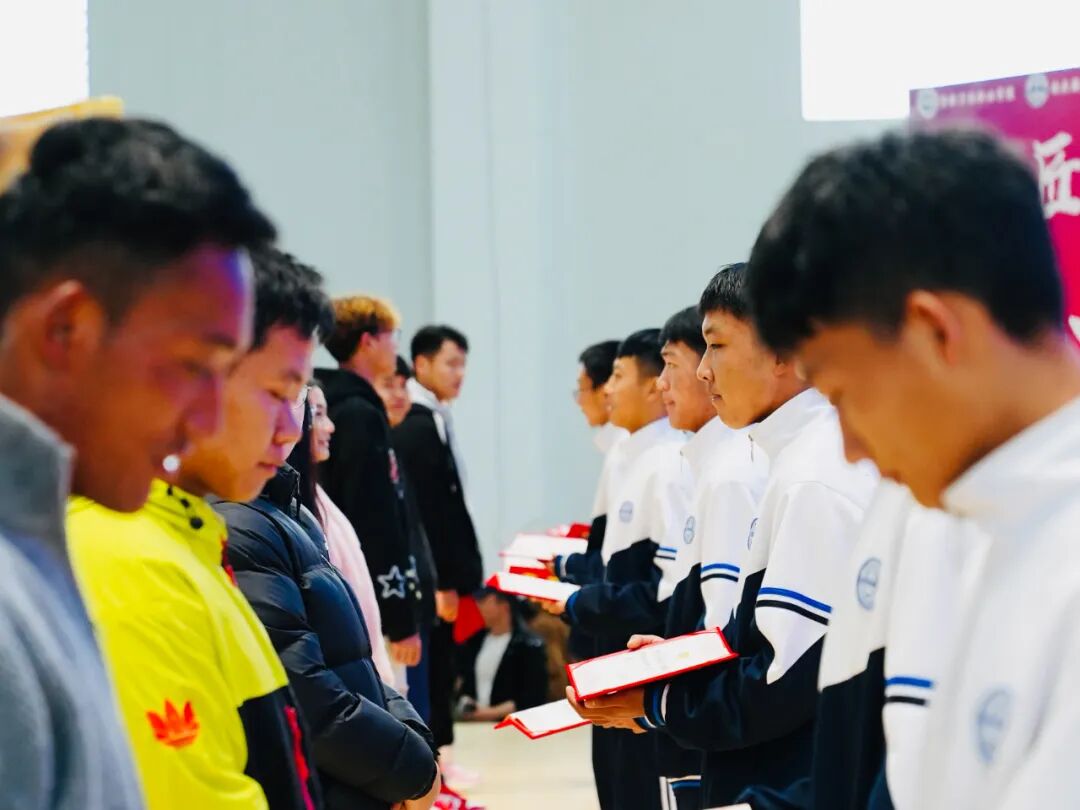  ����logo�ٷ���վ���߹ۿ���� �����������е�רҵѧУ��ף����104���������ߵ��߽�У԰�Ļ������ھ���(ͼ10)