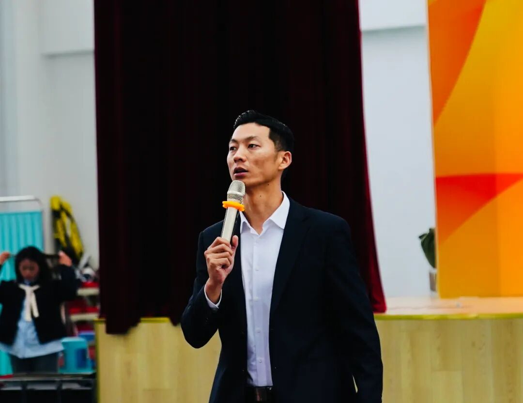 ��ְ��̬ | ����logo�ٷ���վ���߹ۿ���� �����������е�רҵѧУУ԰�Ļ�������Ļ�������¾�ÿһλĻ��Ӣ�� ?(ͼ13)