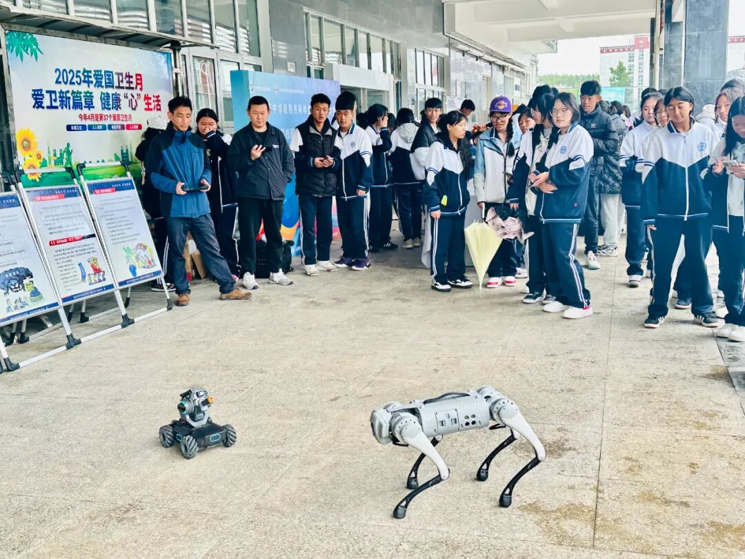  ����logo�ٷ���վ���߹ۿ���� �����������е�רҵѧУ��ף����104���������ߵ��߽�У԰�Ļ������ھ���(ͼ40)