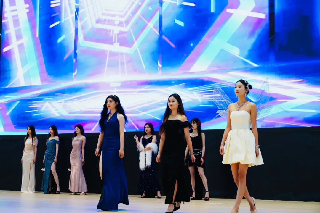  ����logo�ٷ���վ���߹ۿ���� �����������е�רҵѧУ��ף����104���������ߵ��߽�У԰�Ļ������ھ���(ͼ23)