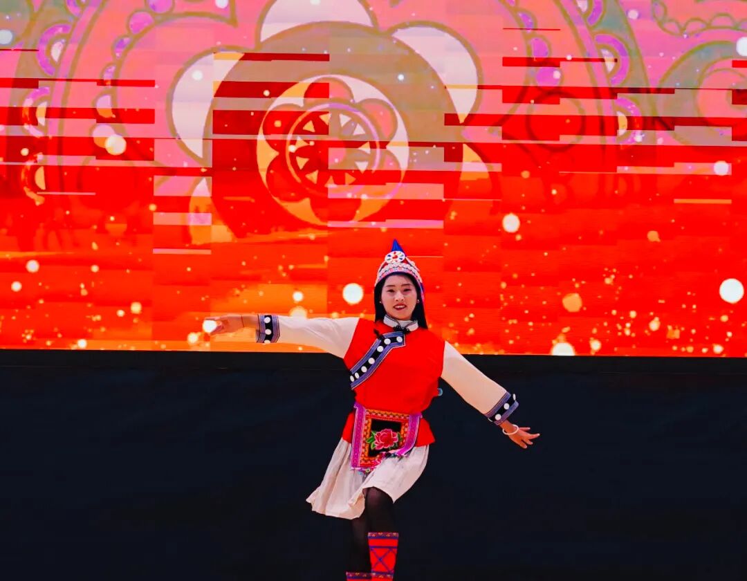  ����logo�ٷ���վ���߹ۿ���� �����������е�רҵѧУ��ף����104���������ߵ��߽�У԰�Ļ������ھ���(ͼ14)