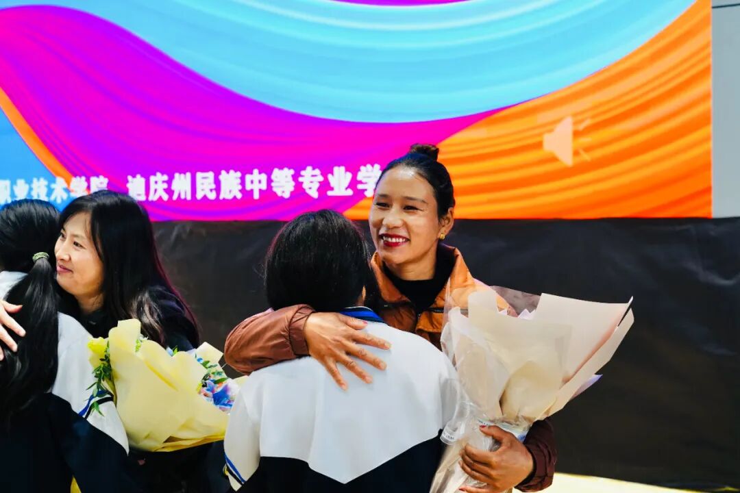  ����logo�ٷ���վ���߹ۿ���� �����������е�רҵѧУ��ף����104���������ߵ��߽�У԰�Ļ������ھ���(ͼ7)