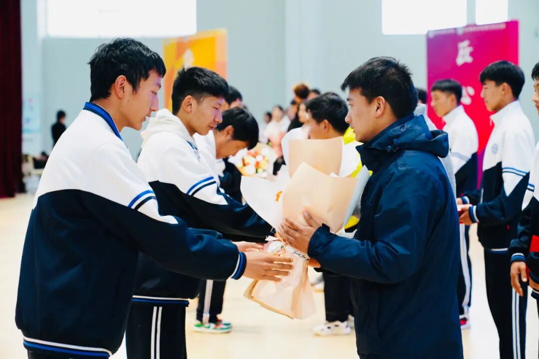  ����logo�ٷ���վ���߹ۿ���� �����������е�רҵѧУ��ף����104���������ߵ��߽�У԰�Ļ������ھ���(ͼ11)