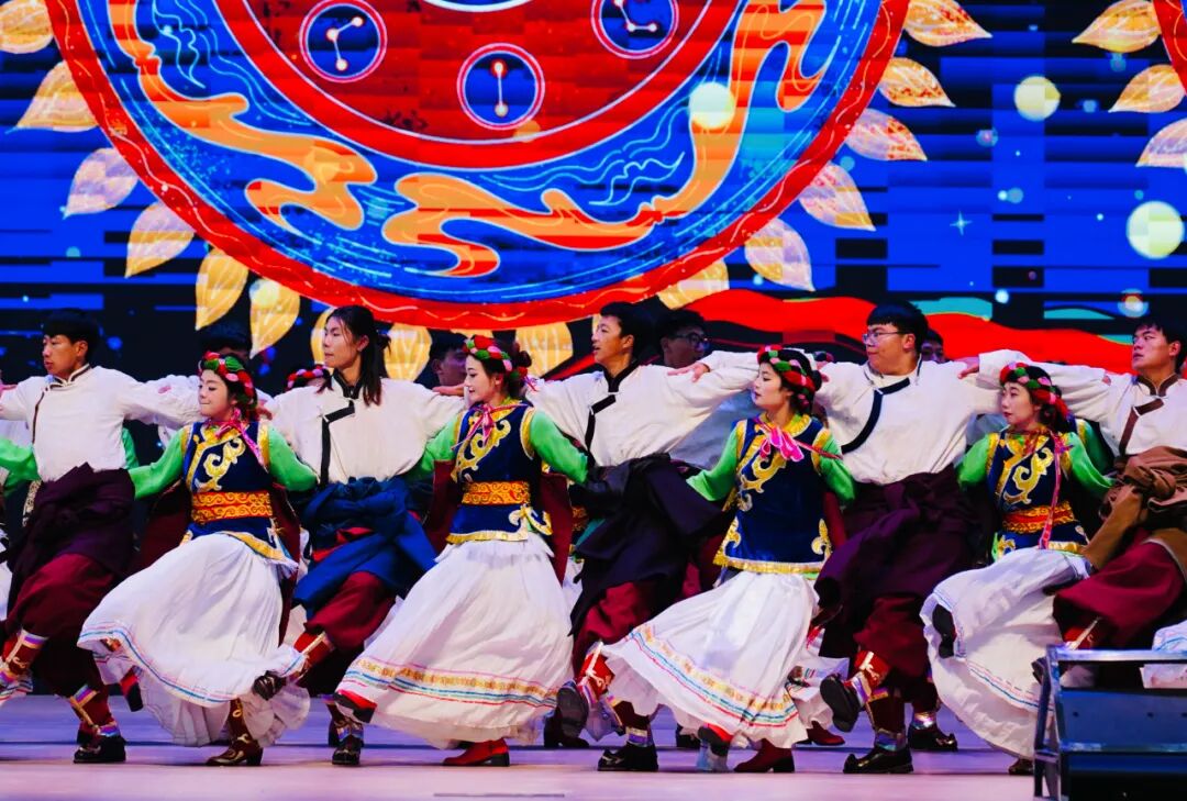  ����logo�ٷ���վ���߹ۿ���� �����������е�רҵѧУ��ף����104���������ߵ��߽�У԰�Ļ������ھ���(ͼ16)