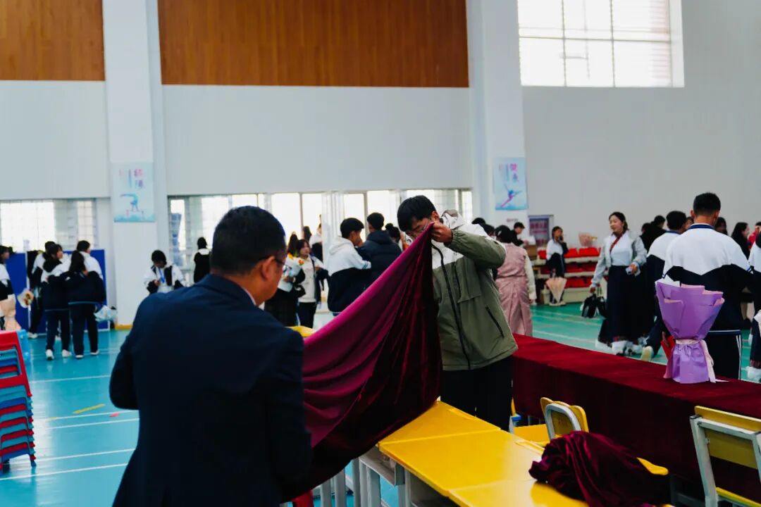 ��ְ��̬ | ����logo�ٷ���վ���߹ۿ���� �����������е�רҵѧУУ԰�Ļ�������Ļ�������¾�ÿһλĻ��Ӣ�� ?(ͼ15)